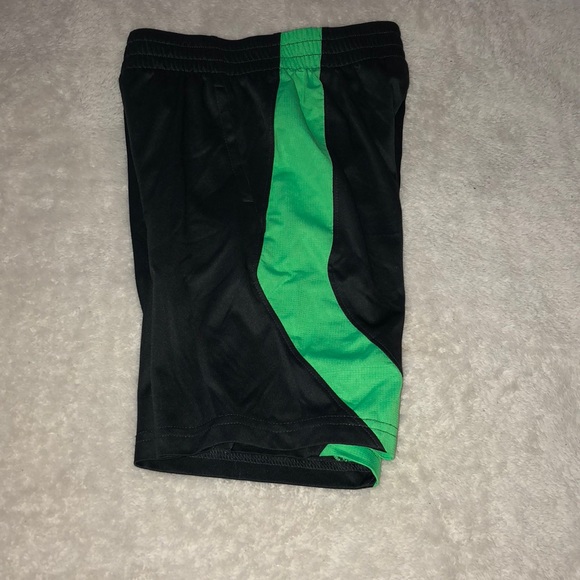 Boys shorts - Picture 3 of 4